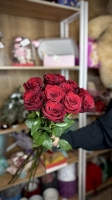 Монобукет из красных роз Florseason