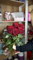 Монобукет из красных роз Florseason