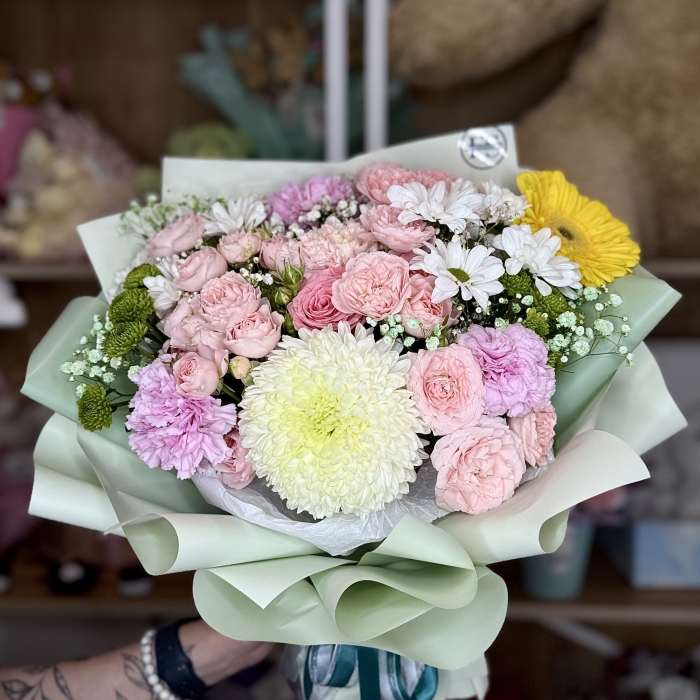 Композиция из кустовых роз Florseason
